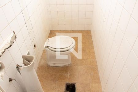 Casa à venda com 221m², 5 quartos e 3 vagasBANHEIRO 2