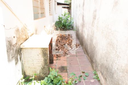 Casa à venda com 221m², 5 quartos e 3 vagasÁREA DE SERVIÇO/FUNDOS