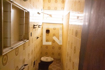 Casa à venda com 221m², 5 quartos e 3 vagasBANHEIRO