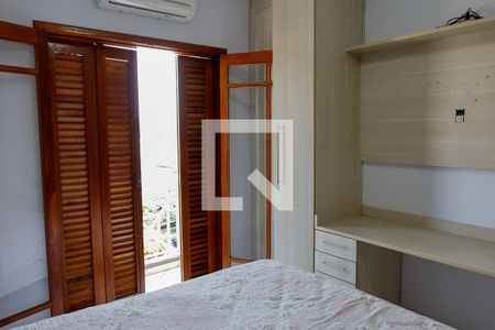 Quarto 1  de casa à venda com 3 quartos, 260m² em Remédios, Osasco