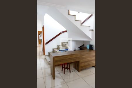 Sala de casa à venda com 3 quartos, 260m² em Remédios, Osasco