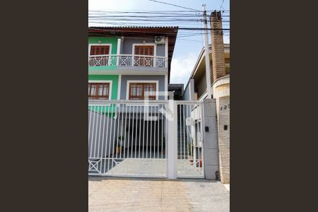 Casa para alugar com 260m², 3 quartos e 2 vagasFachada