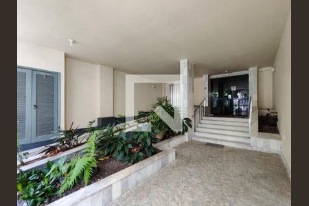 Apartamento à venda com 80m², 2 quartos e 1 vagaFachada e portaria