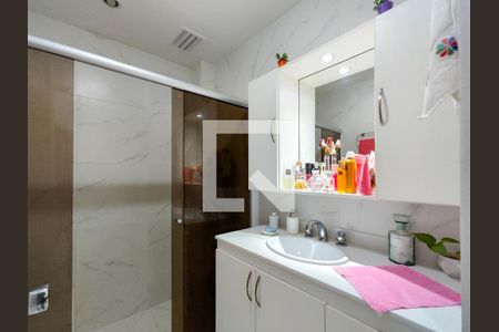 Apartamento à venda com 80m², 2 quartos e 1 vagaBanheiro Corredor