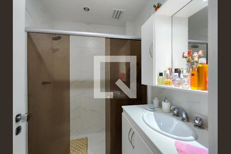 Apartamento à venda com 80m², 2 quartos e 1 vagaBanheiro Corredor