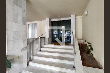 Apartamento à venda com 80m², 2 quartos e 1 vagaFachada e portaria