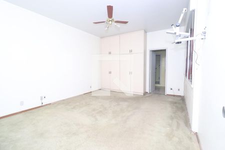 Casa para alugar com 320m², 4 quartos e 2 vagasSuíte 