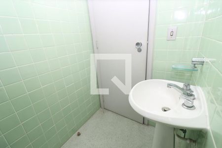 Casa para alugar com 320m², 4 quartos e 2 vagasLavabo