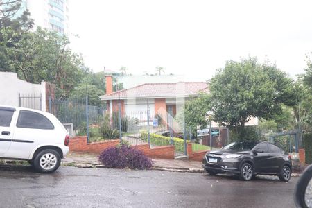 Casa para alugar com 320m², 4 quartos e 2 vagasplaca instalada