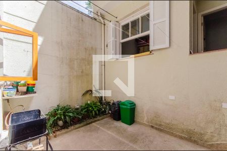 Casa de condomínio à venda com 100m², 3 quartos e 1 vagaQuintal