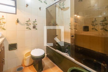 Casa à venda com 446m², 4 quartos e 8 vagasBanheiro Suíte 03