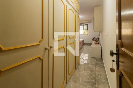 Casa à venda com 446m², 4 quartos e 8 vagasSuíte 02