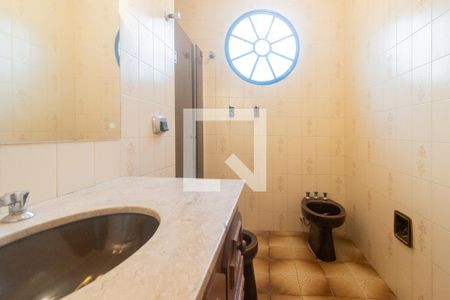 Casa à venda com 446m², 4 quartos e 8 vagasBanheiro Suíte 04