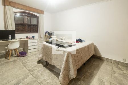 Casa à venda com 446m², 4 quartos e 8 vagasSuíte 01