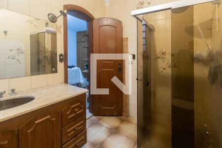 Casa à venda com 446m², 4 quartos e 8 vagasBanheiro Suíte 01