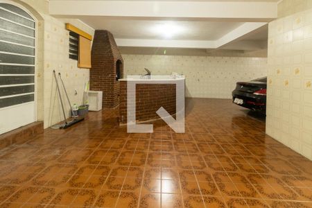 Casa à venda com 446m², 4 quartos e 8 vagasChurrasqueira