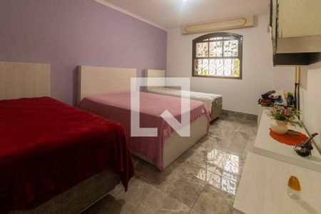 Casa à venda com 446m², 4 quartos e 8 vagasSuíte 02