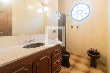 Casa à venda com 446m², 4 quartos e 8 vagasBanheiro Suíte 04