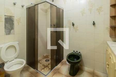 Casa à venda com 446m², 4 quartos e 8 vagasBanheiro suíte 02