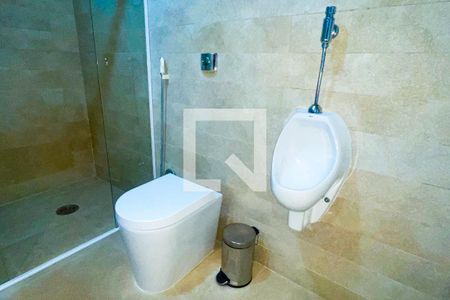 Apartamento para alugar com 169m², 2 quartos e 1 vaga Apartamento para alugar com 169m², 2 quartos e 1 vagaBanheiro da Suíte