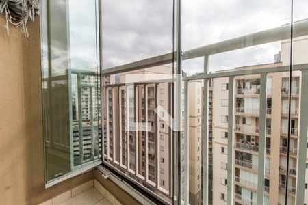 Varanda de casa à venda com 2 quartos, 58m² em Jardim Tupanci, Barueri