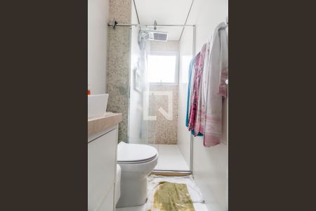 Banheiro de casa à venda com 2 quartos, 58m² em Jardim Tupanci, Barueri