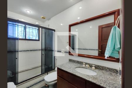 Casa à venda com 364m², 4 quartos e 5 vagasBanheiro 