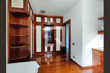 Casa à venda com 364m², 4 quartos e 5 vagasQuarto 2