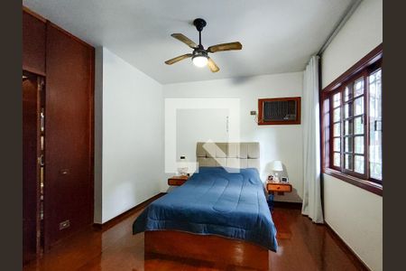 Casa à venda com 364m², 4 quartos e 5 vagasSuíte