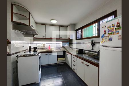 Casa à venda com 364m², 4 quartos e 5 vagasCozinha