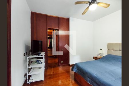 Casa à venda com 364m², 4 quartos e 5 vagasSuíte