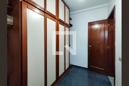 Casa à venda com 364m², 4 quartos e 5 vagasQuarto de Serviço