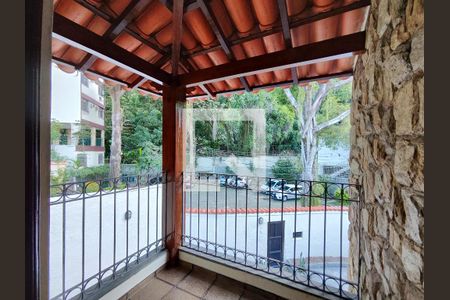 Casa à venda com 364m², 4 quartos e 5 vagasVaranda da Suíte