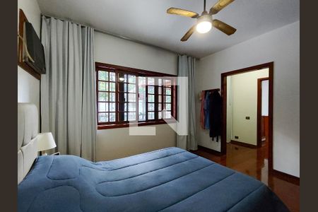 Casa à venda com 364m², 4 quartos e 5 vagasSuíte