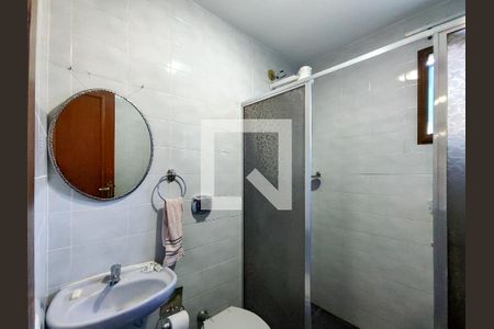 Casa à venda com 364m², 4 quartos e 5 vagasBanheiro de serviço