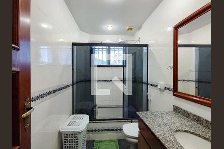 Casa à venda com 364m², 4 quartos e 5 vagasBanheiro 