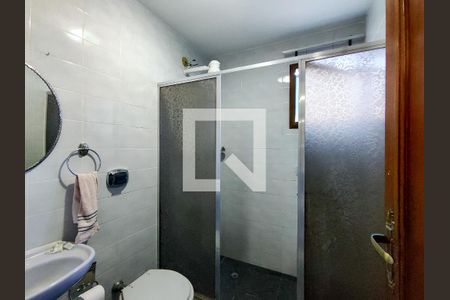Casa à venda com 364m², 4 quartos e 5 vagasBanheiro de serviço