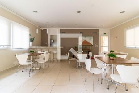 Apartamento para alugar com 38m², 2 quartos e 1 vaga Apartamento para alugar com 38m², 2 quartos e 1 vagaÁrea comum - Salão de festas