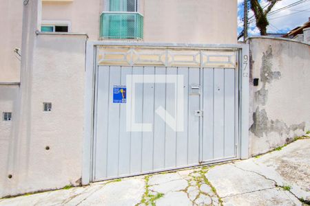 Casa à venda com 91m², 3 quartos e 2 vagas Casa à venda com 91m², 3 quartos e 2 vagasFachada