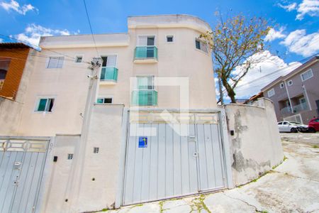 Casa à venda com 91m², 3 quartos e 2 vagas Casa à venda com 91m², 3 quartos e 2 vagasFachada