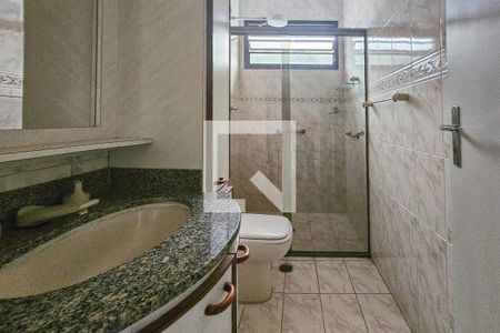 Banheiro  1 de casa para alugar com 3 quartos, 118m² em Vila Santo Antônio, Guarujá