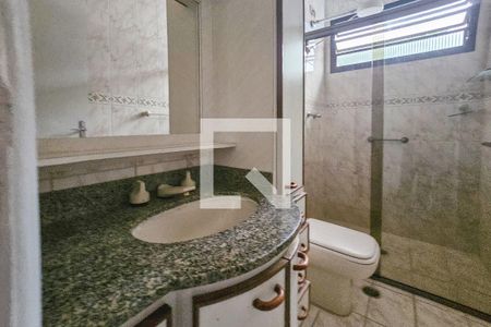 Banheiro  1 de casa para alugar com 3 quartos, 118m² em Vila Santo Antônio, Guarujá