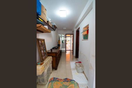 Casa à venda com 186m², 2 quartos e 2 vagasCorredor Lateral