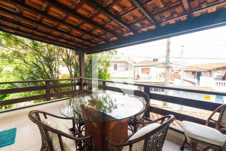 Casa à venda com 186m², 2 quartos e 2 vagasVaranda do Quarto 2