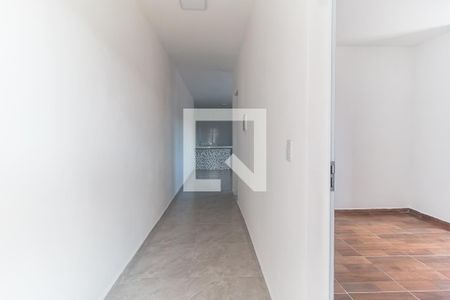 Corredor de casa para alugar com 2 quartos, 70m² em Jardim Nova Poá, Poá