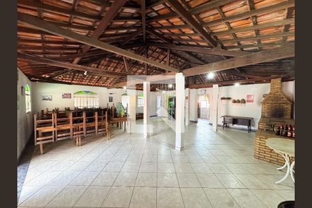 Casa à venda com 360m², 5 quartos e 2 vagasÁrea Externa