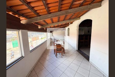 Casa à venda com 360m², 5 quartos e 2 vagasÁrea Externa
