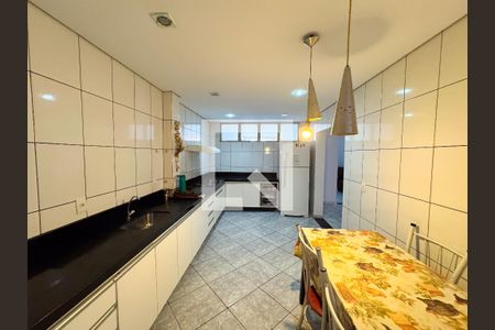 Casa à venda com 360m², 5 quartos e 2 vagasCozinha 2