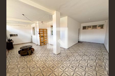 Casa à venda com 360m², 5 quartos e 2 vagasÁrea Externa