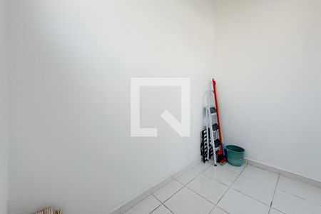 Apartamento à venda com 74m², 2 quartos e 1 vaga Apartamento à venda com 74m², 2 quartos e 1 vagaQuarto de Serviço